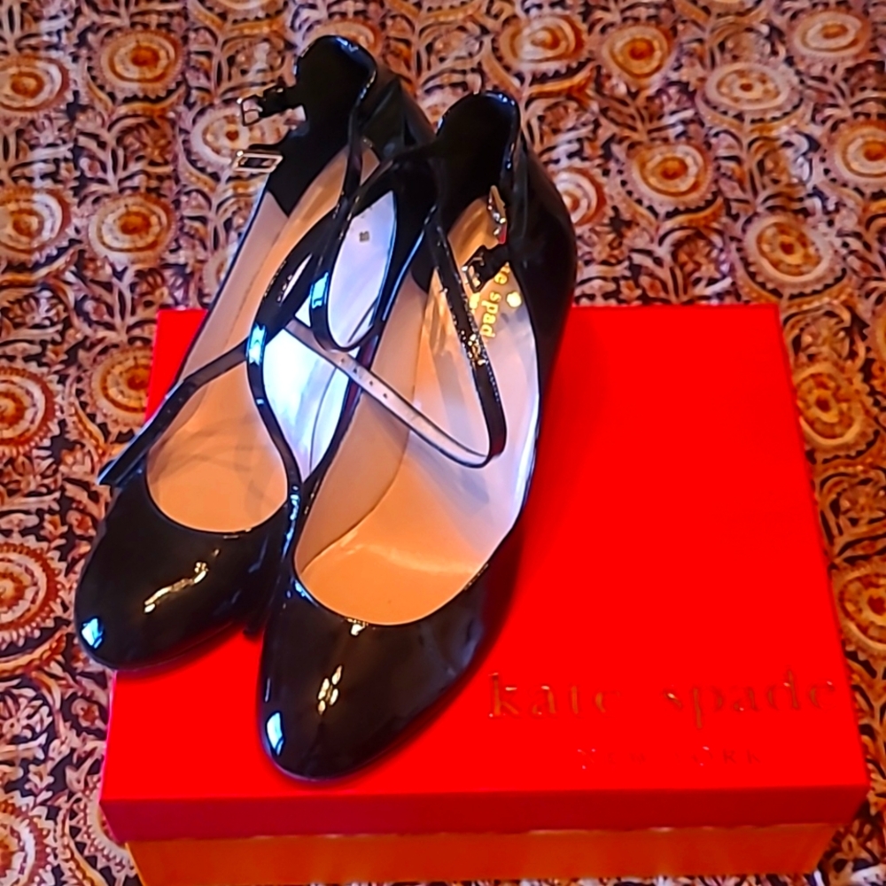 Kate Spade Black Patent Pumps size 9